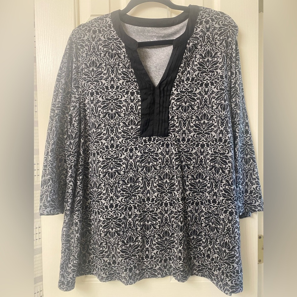 Croft & Barrow Women's Black and Gray Patterned Top Size 2X